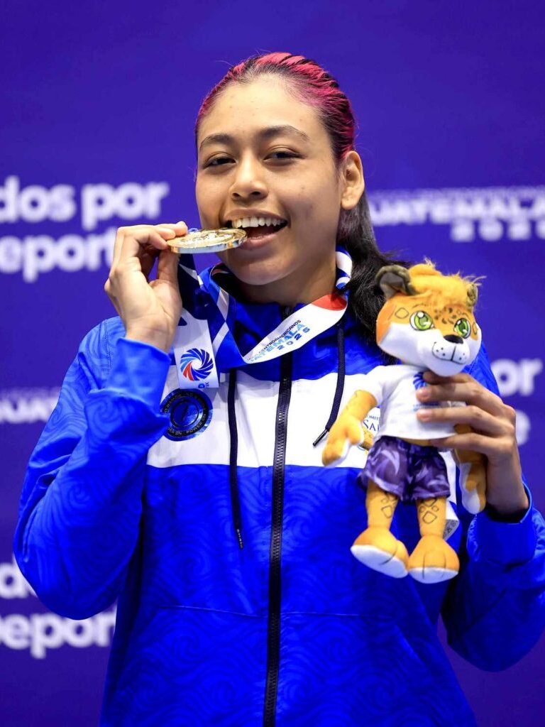 Alison Montano con su medalla de oro en Juegos Centroamericanos 2025. Foto INDES