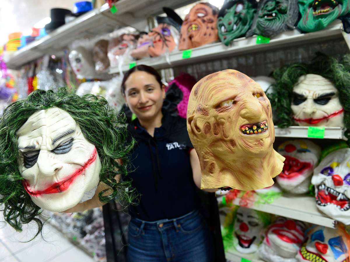 dinero-hallowen-piñatas-disfraz-negocios01