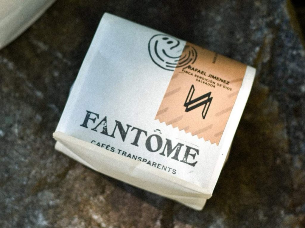 La cosecha bajo sombra en Chalatenango enfrenta nuevos retos climáticos, pero también oportunidades con modelos sostenibles.