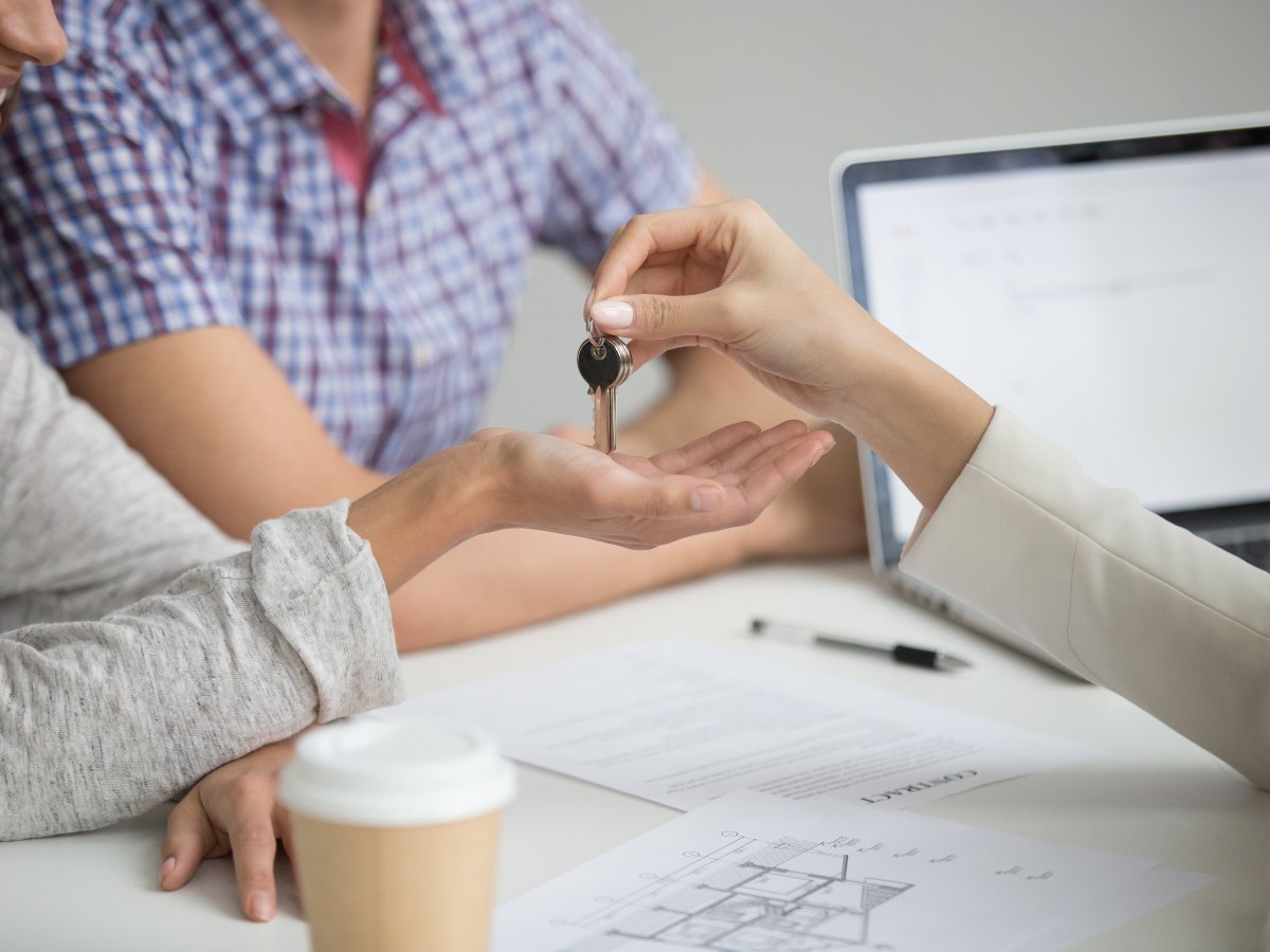 Vista aérea de una zona residencial en El Salvador, donde la demanda de vivienda ha impulsado el desarrollo urbano en distintas regiones del país.