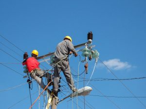 BlackRock y GIP negocian compra de AES por $38.000 millones