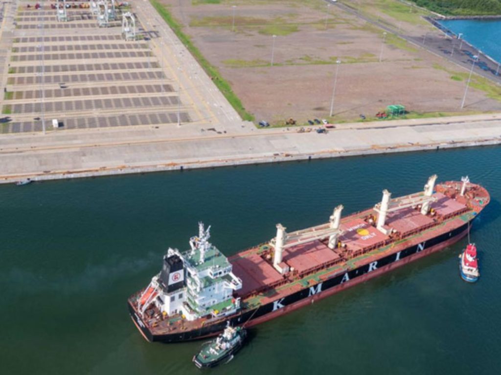 Zona de acceso vial intervenida como parte del plan de modernización portuaria.