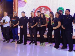 Equipo de La Constancia y aliados celebran la clausura de Michelarte.