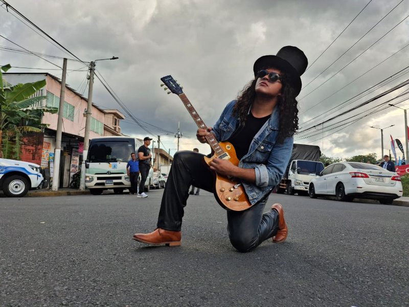 Alex Meléndez, de 22 años, proveniente de Lourdes, Colón, es un cosplayer que ha venido personificando a Slash.