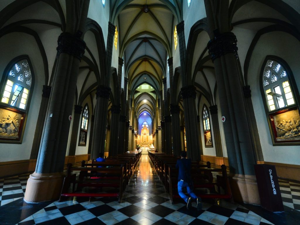 Cien años de fe, arte y devoción. La Iglesia El Calvario sigue siendo un emblema del Centro Histórico de San Salvador. Fotografía/ elsalvador.com