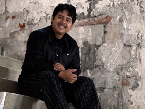 “Sueña lindo, corazón” llevó a Macario de las calles a los estudios de grabación y a una gira internacional. Fotografía / AFP