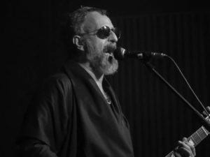 Tito Fuentes de Molotov muestra cicatrices tras 11 cirugías