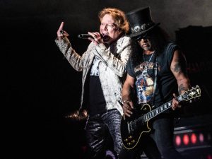 Guns N’ Roses aterriza en San Salvador con Slash y Duff McKagan tras 15 años, prometiendo un show inolvidable.