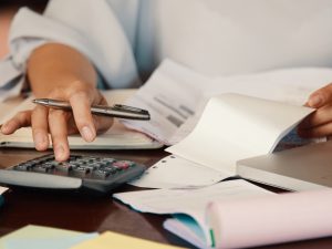 El Ministerio de Hacienda espera que la amnistía fiscal motive a más salvadoreños a regularizar su situación tributaria y apoyar la recaudación nacional. Foto/ Freepik