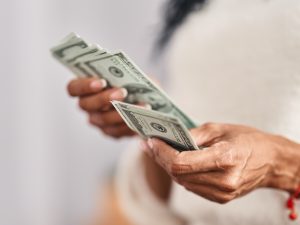 Crece 6.9% el uso de billeteras digitales para recibir remesas en El Salvador