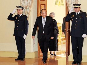 El embajador Joaquín Alexander Maza Martelli dedicó más de cincuenta años al servicio diplomático de El Salvador. Fotografía/ Facebook Embajada de El Salvador en España