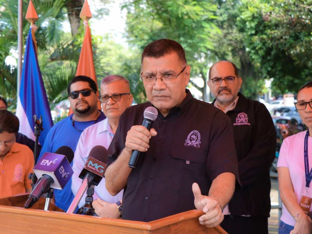 Estudiantes UES El Salvador