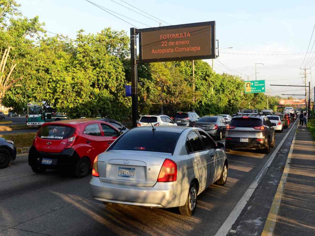 El Gobierno apuesta por un sistema de transporte moderno, seguro y eficiente, con nuevas tecnologías y una flota renovada en todo el país.