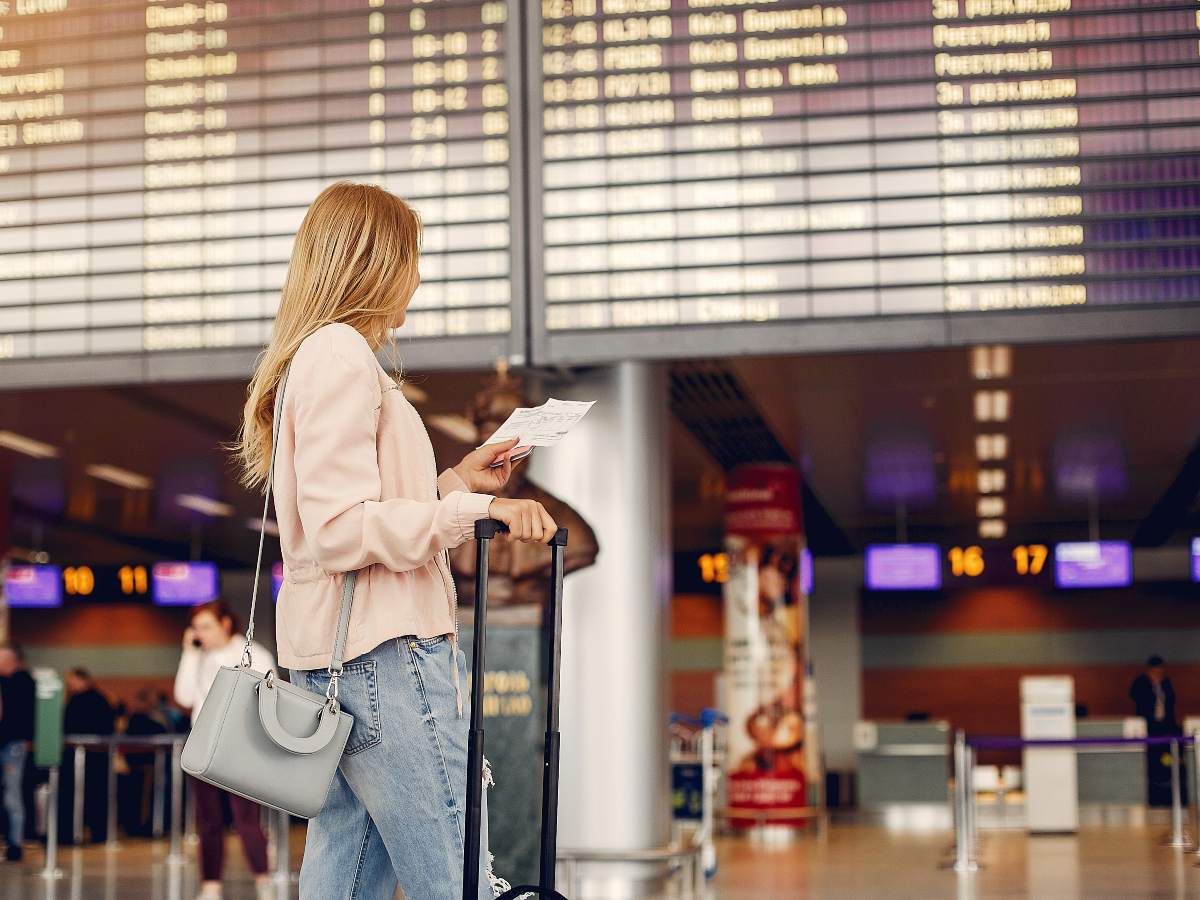 La terminal aérea prevé más de 3,200 vuelos comerciales entre diciembre y enero, según estimaciones oficiales.