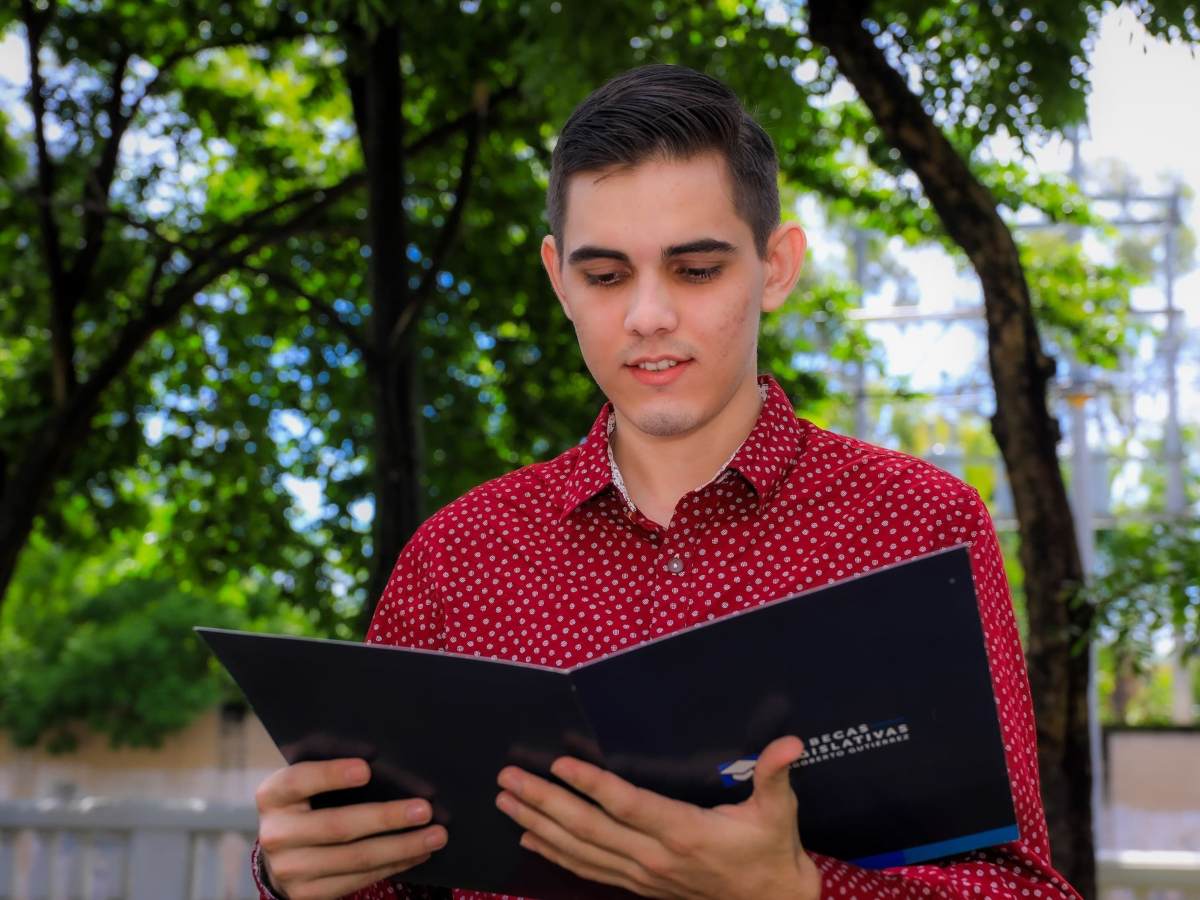 l programa de Becas Legislativas Dagoberto Gutiérrez abrió su tercera convocatoria para jóvenes salvadoreños que desean continuar sus estudios superiores