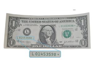 La estrella al final del número de serie identifica a los llamados “billetes sustitutos”.