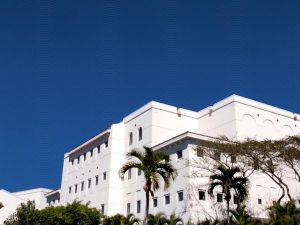 Embajada de EE. UU. en El Salvador limitará actualizaciones por asignaciones presupuestarias