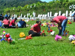 Cementerios de San Salvador estarán abiertos de 7 a.m. a 5 p.m. este 1 y 2 de noviembre