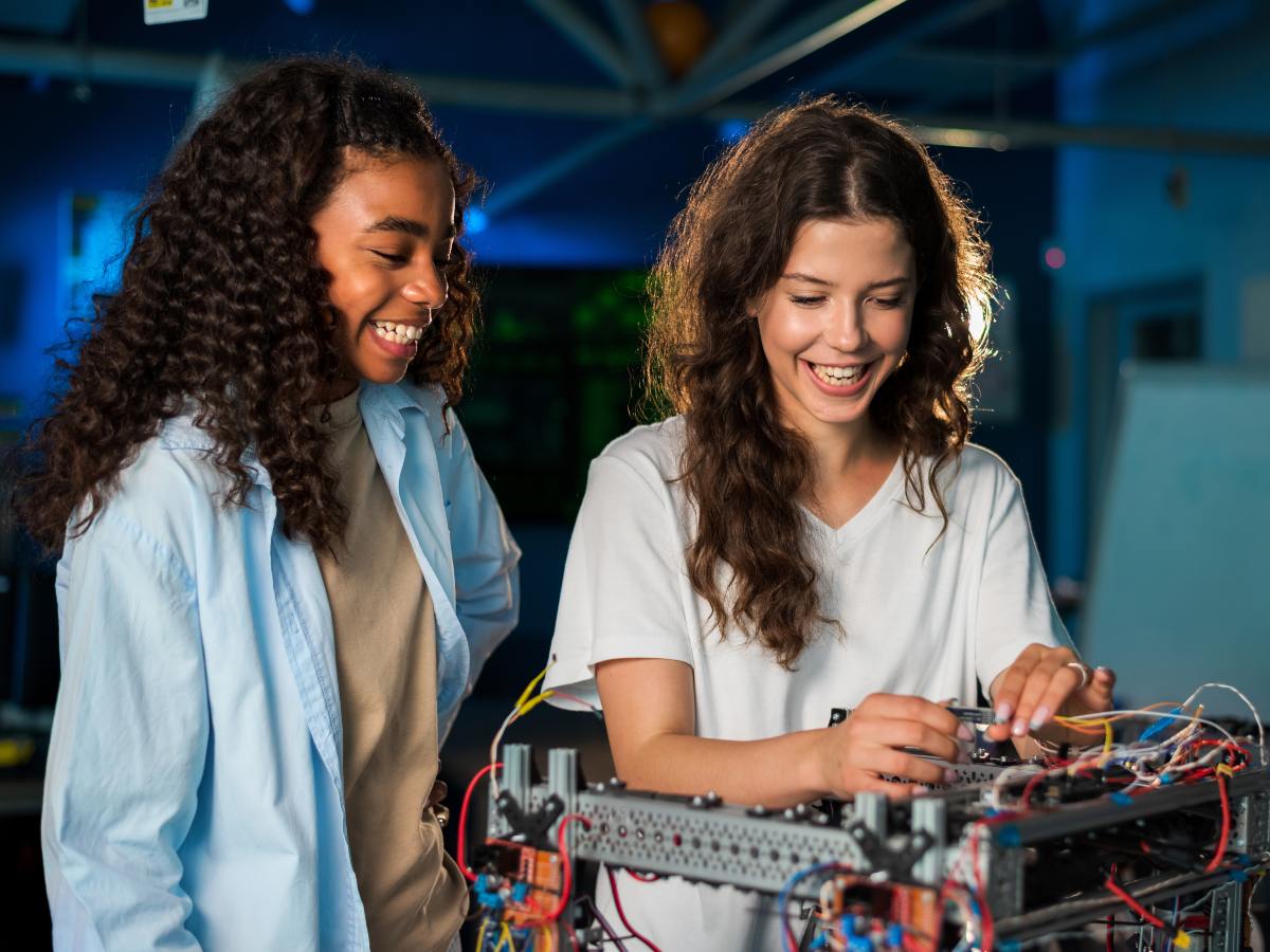 Estudiantes del Instituto Politécnico Nacional (IPN) de México desarrollaron un rover autónomo equipado con redes neuronales y visión artificial para mejorar la seguridad en minas.