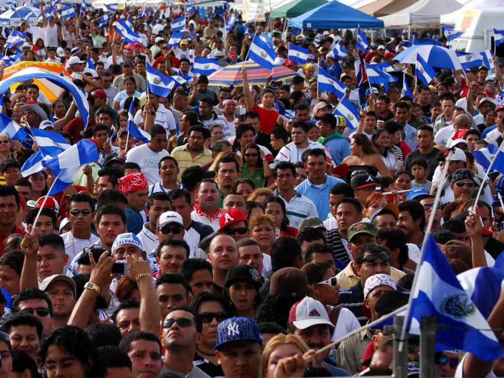 En 2024, la fuerza laboral latina alcanzó los 35,1 millones de trabajadores, la cifra más alta registrada hasta la fecha.
