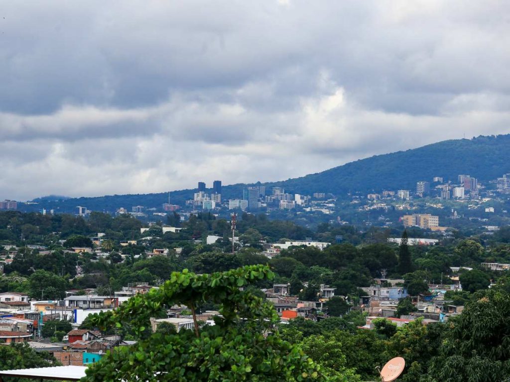 La tormenta tropical Melissa mantiene una influencia indirecta sobre El Salvador.