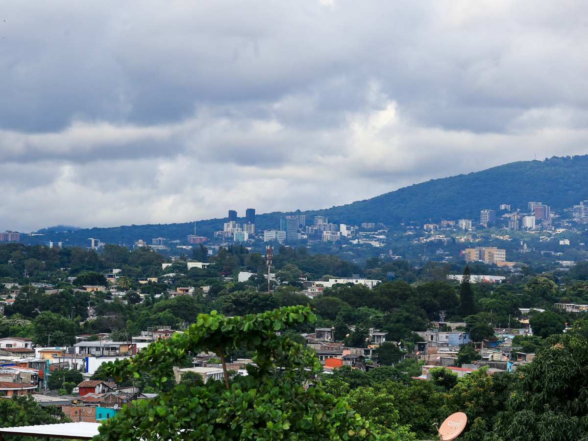 La tormenta tropical Melissa mantiene una influencia indirecta sobre El Salvador.