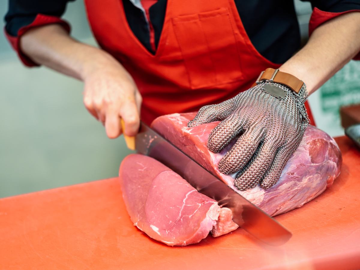 Ministerio de Trabajo lanza convocatoria para operarios de cortes de carne en el extranjero