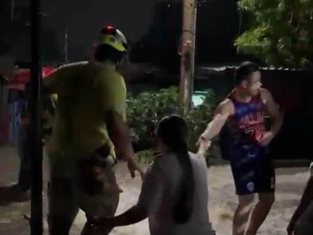 La institución de socorro no descarta que en lo que resta de la noche se realicen más evacuaciones