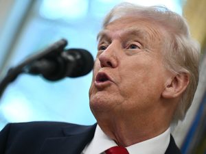 Trump plantea reducir agencias federales tras “shutdown