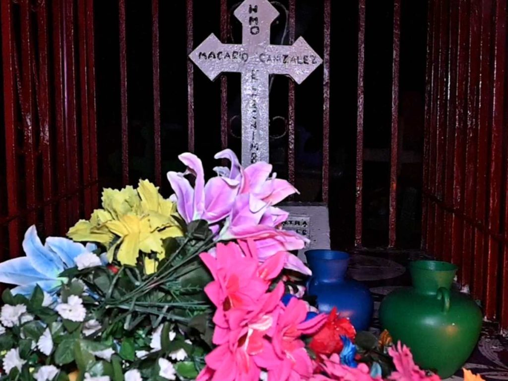 Tumba de Macario Canizales