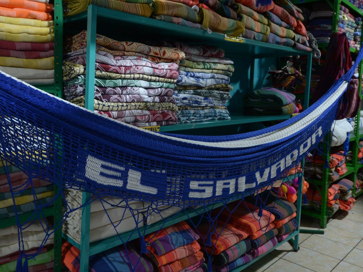 Los detalles en cada hamaca muestran la precisión y el amor por el trabajo artesanal. Fotografía/ elsalvador.com
