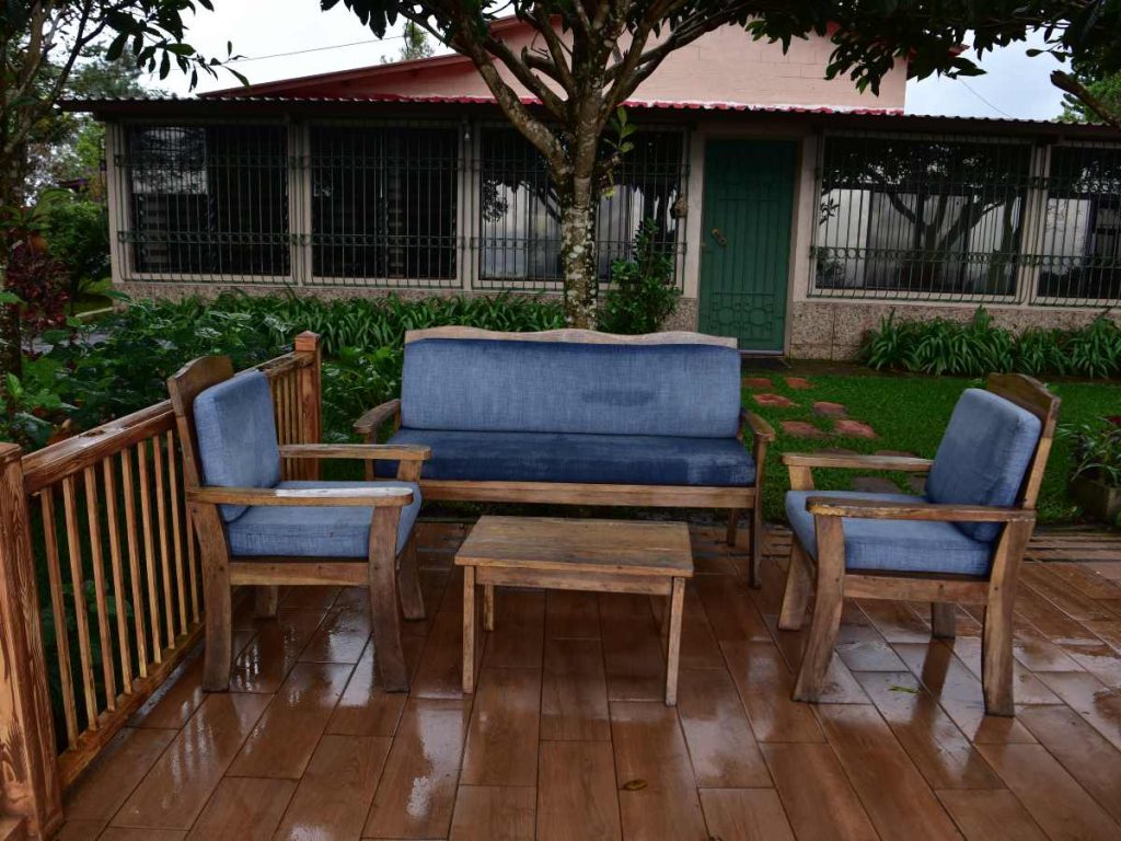 Hamacas, columpios y senderos convierten Montecielo en un refugio ideal para relajarse en familia o con amigos.