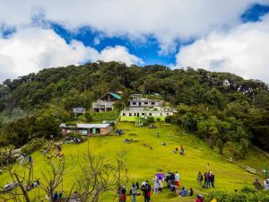 Turismo económico en El Salvador con rutas en bus a lugares increíbles