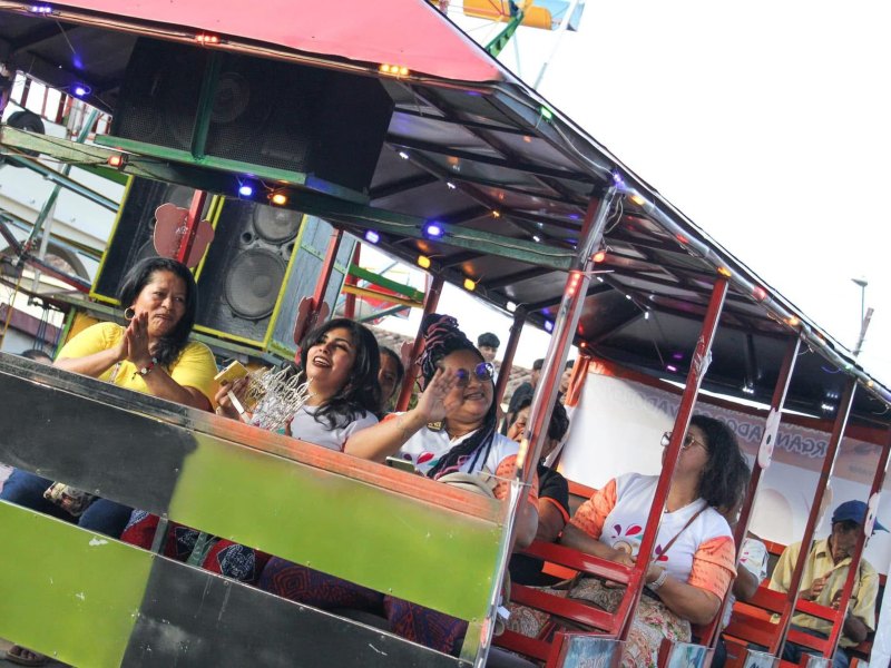 Niños, jóvenes y adultos participan activamente en todas las actividades del evento.