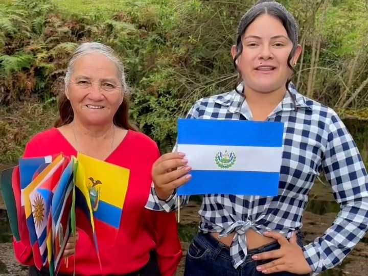 Los Escachaitos preparan pupusas