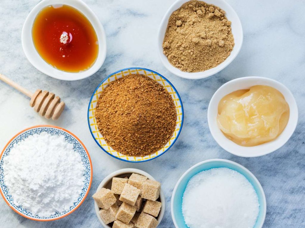 Aunque sean naturales, la miel y el agave también elevan el azúcar en sangre si se consumen en exceso.