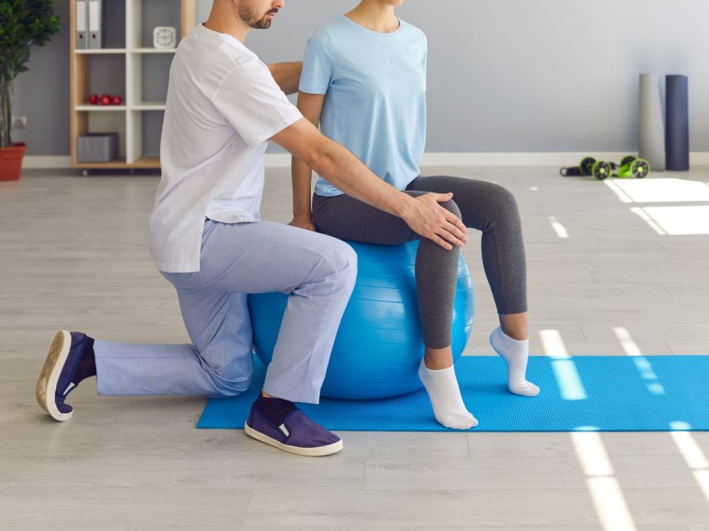 Una alimentación rica en calcio y ejercicio regular son claves para fortalecer los huesos y prevenir la osteoporosis antes y después de los 40.