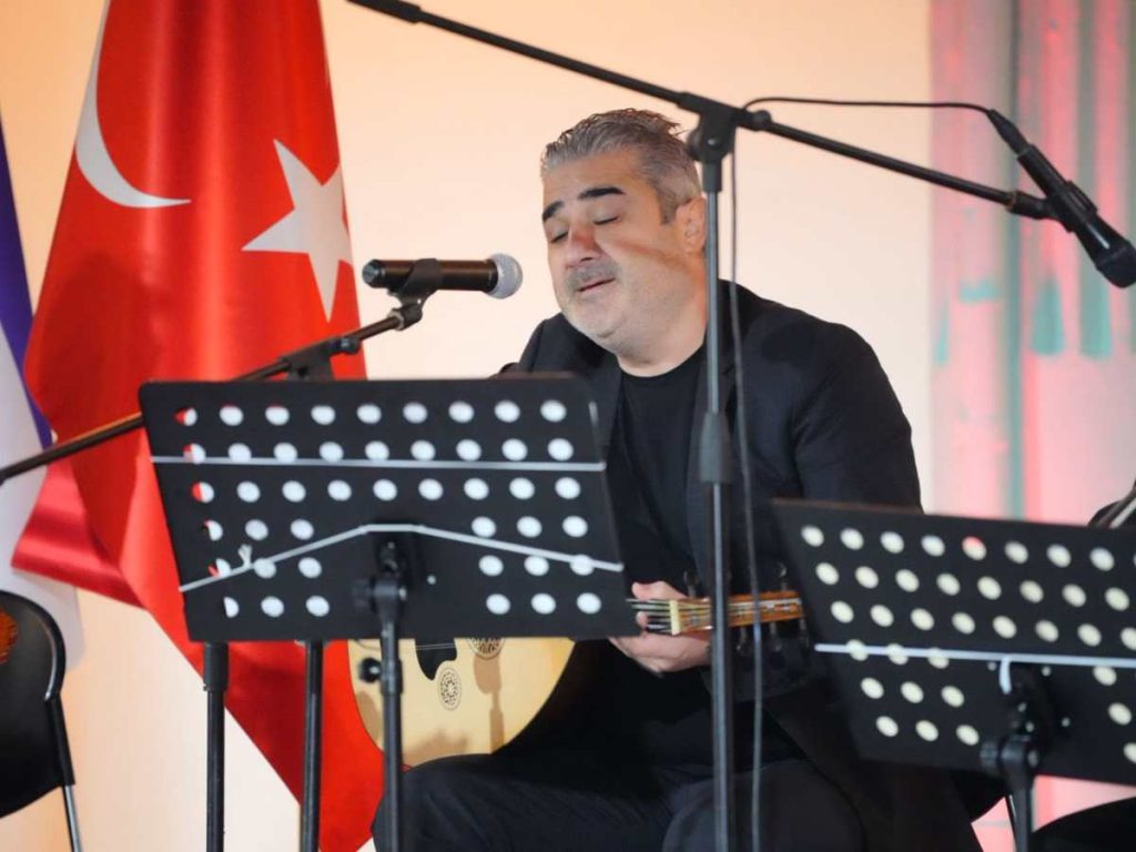 Agrupación turca “Alla Turca Ornamenti”