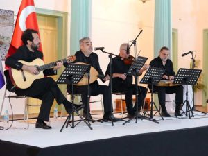 Agrupación turca “Alla Turca Ornamenti”