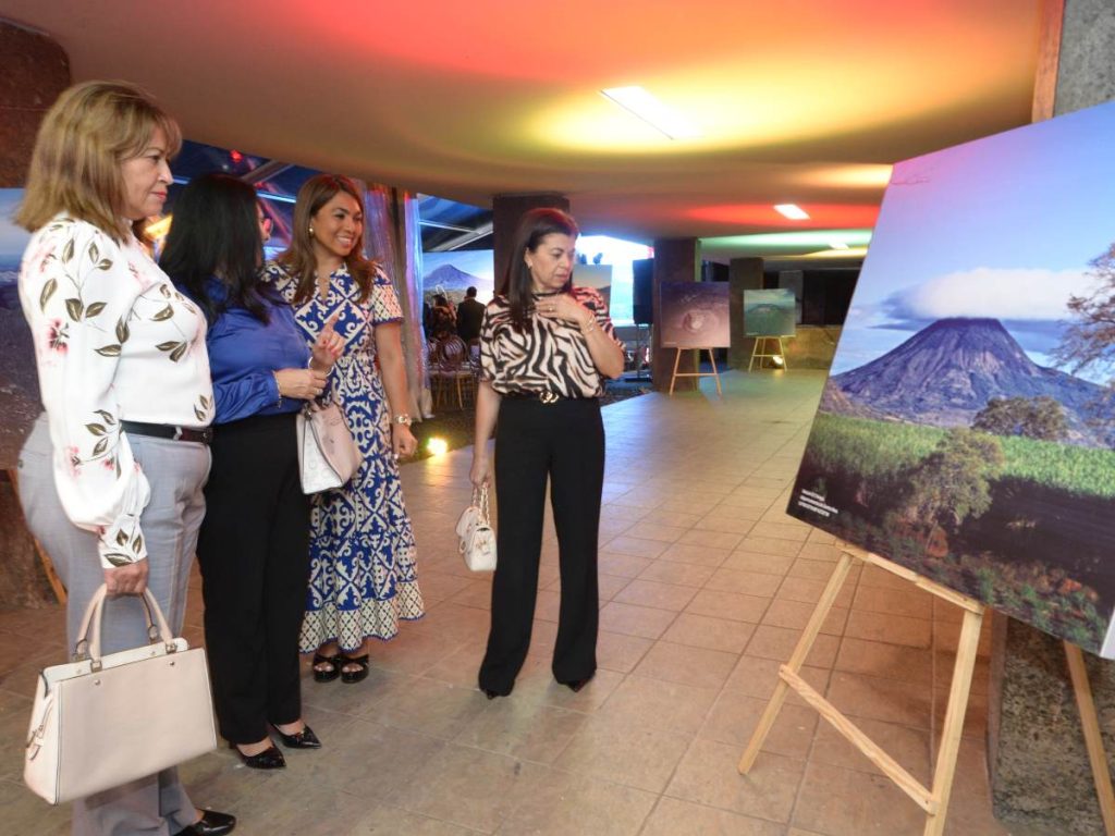 Bancoagrícola presentó la edición número 33 de Un Rincón Mágico, una obra que celebra la fuerza y la belleza volcánica del territorio salvadoreño.