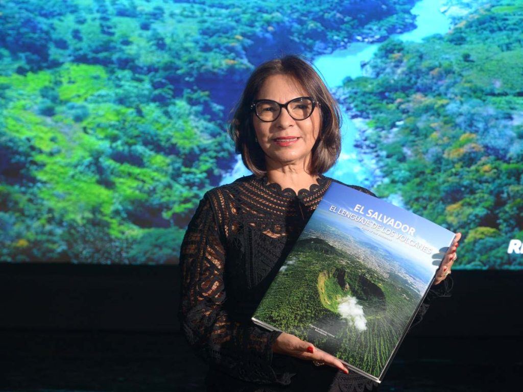 La colección Un Rincón Mágico cumple 31 años retratando la diversidad natural y cultural de El Salvador, consolidándose como una tradición editorial única en Centroamérica.