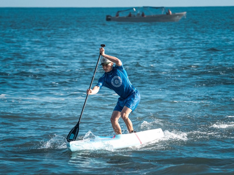 Christian Andersen, de Dinamarca, se consagró campeón mundial en la categoría masculina de SUP Sprint, seis años después de su triunfo como junior en El Salvador.