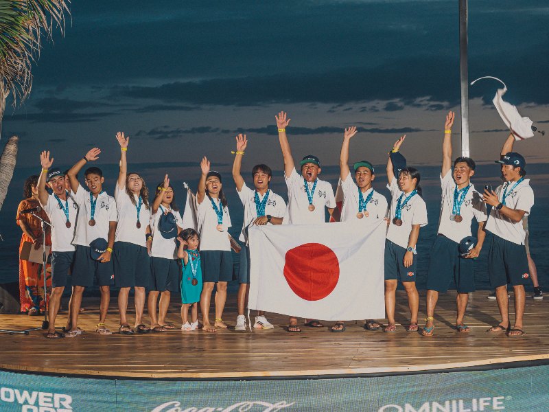 El equipo de Japón obtuvo la medalla de bronce en la clasificación por equipos del ISA World SUP and Paddleboard Championship 2025.