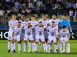 Alianza empató 0-0 ante Metapán en un duelo parejo, pero la noche dejó como nota positiva el debut de Emerson Guardado y Diego Peña.