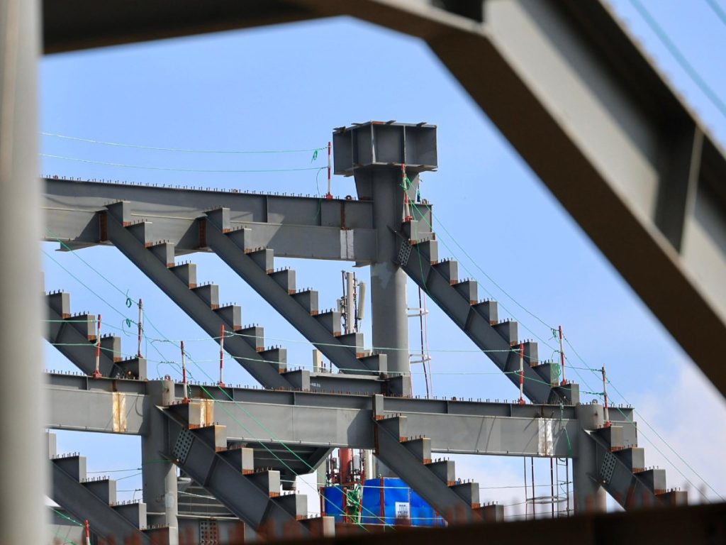 “La obra incluye áreas para 50,000 espectadores y espacios adaptados para personas con discapacidad, según datos oficiales. Fotografía/ X Yamil Bukele