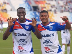 Firpo defendió el liderato en un final vibrante del Apertura 2025. Fotografía/ X @cdlafirpo_sv