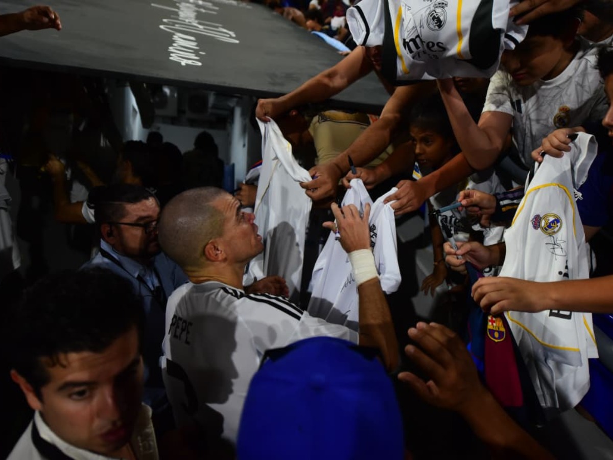 deportes-elsalvador-leyendas-real-madrid-barcelona-2025-6