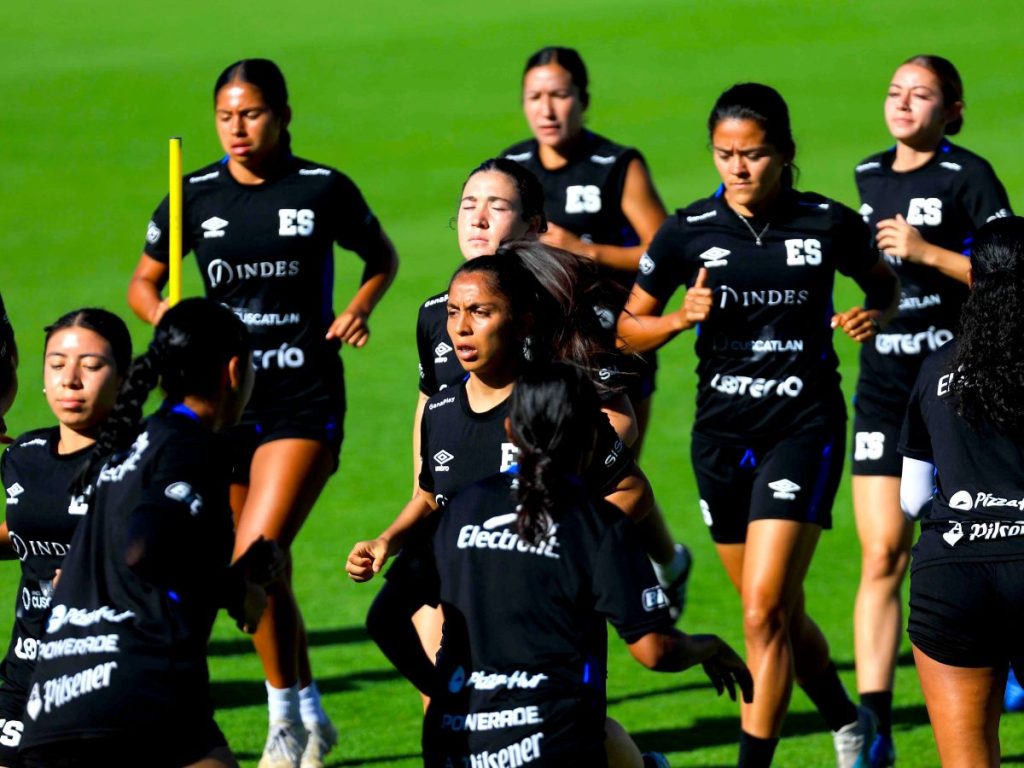 Entreno de la Selecta femenina rumbo a la eliminatorias rumbo al Mundial. Foto INDES