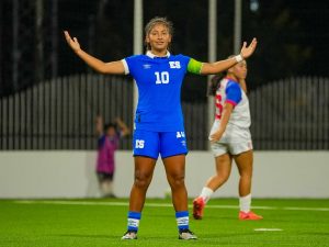 Valentina Alvarenga celebra uno de sus seis goles ante Belice. Foto X Selecta