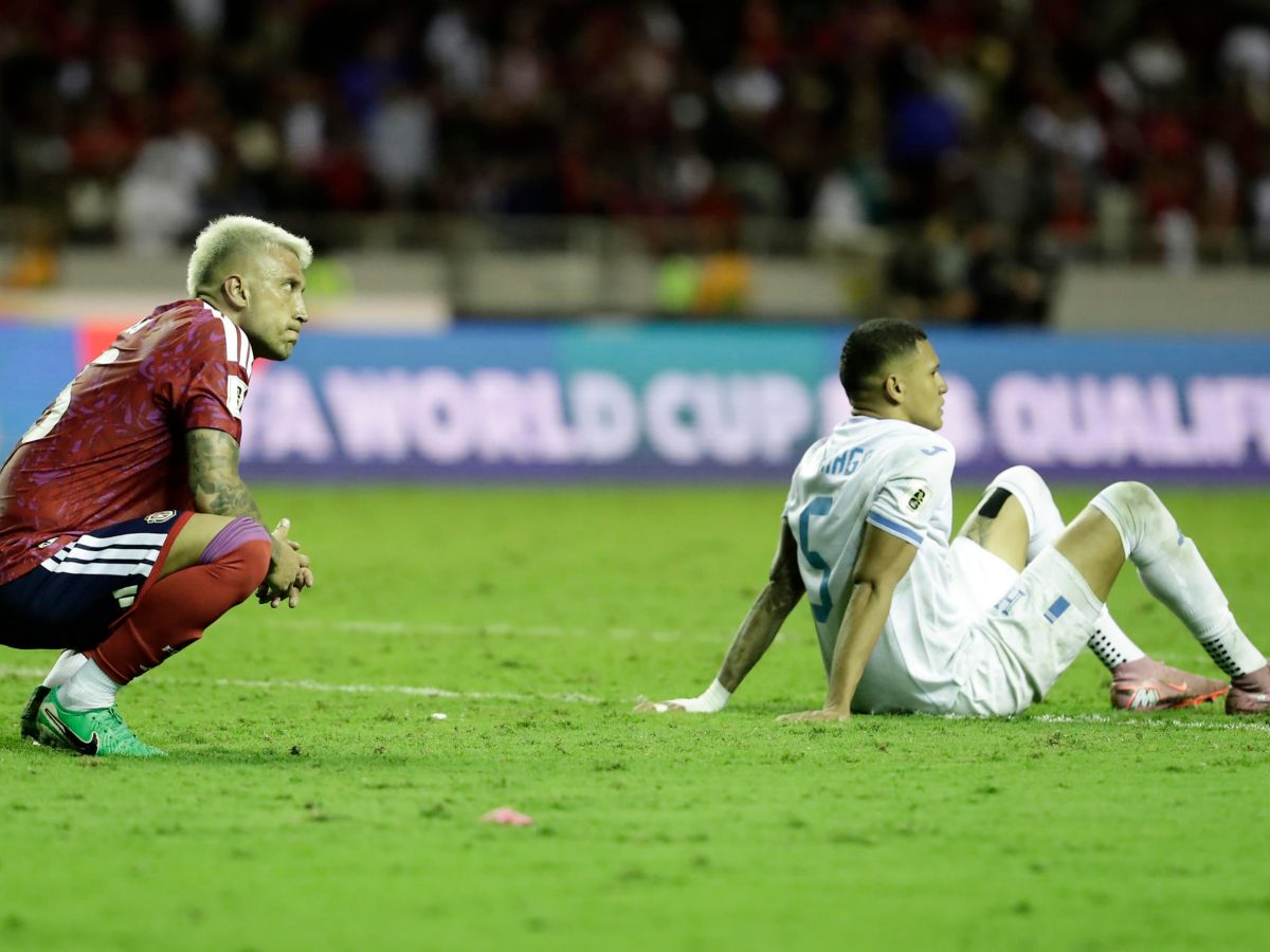 Costa Rica y Honduras tristes por quedarse sin Mundial. Foto EFE
